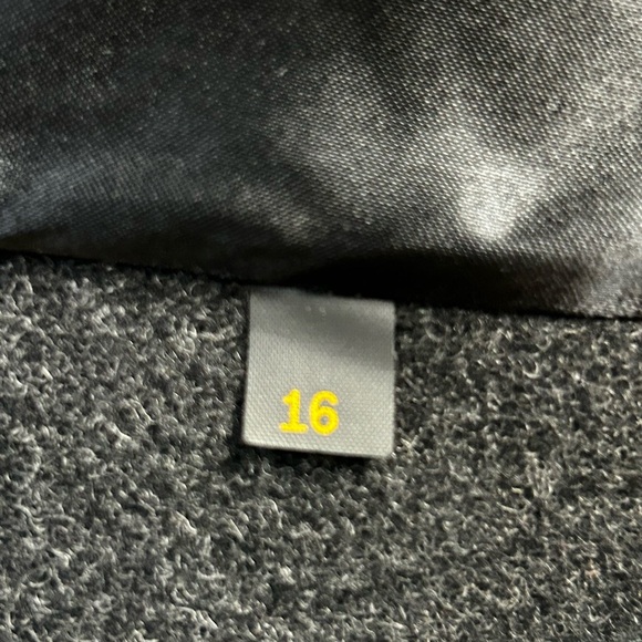 Size 16 Elegant Black Wool Trench Coat for Women very soft - Picture 8 of 10